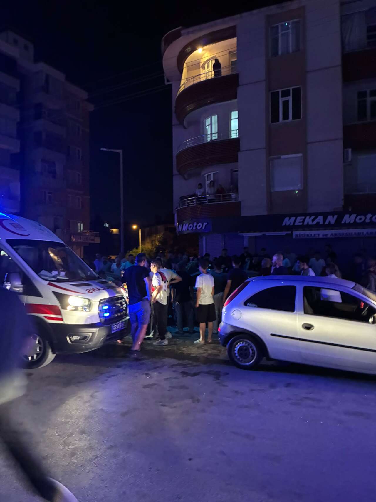 Konya’nın merkezinde gece yarısı büyük kaza! 8 yaralı var 9